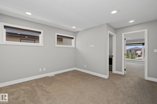 1463 Howes Crescent Sw, Edmonton, AB - Indoor Photo Showing Other Room