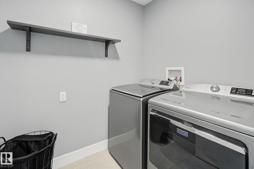 1463 Howes Crescent Sw, Edmonton, AB - Indoor Photo Showing Laundry Room