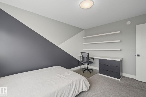 1463 Howes Crescent Sw, Edmonton, AB - Indoor Photo Showing Bedroom