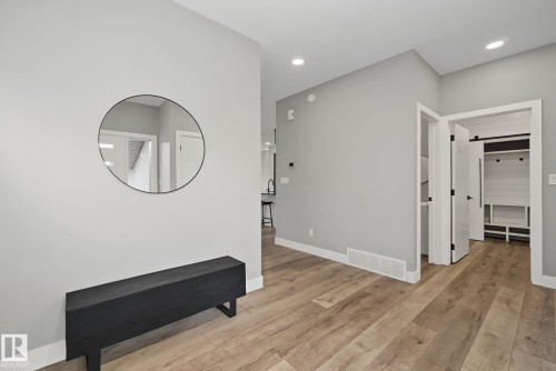 1463 Howes Crescent Sw, Edmonton, AB - Indoor Photo Showing Other Room