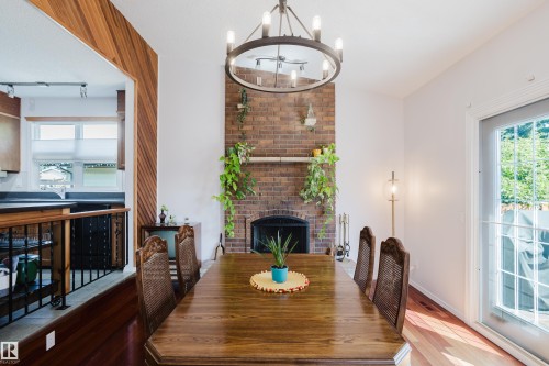 10433 32A Avenue Nw, Edmonton, AB - Indoor Photo Showing Dining Room