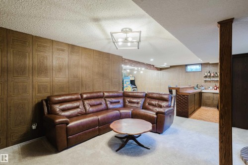 10433 32A Avenue Nw, Edmonton, AB - Indoor