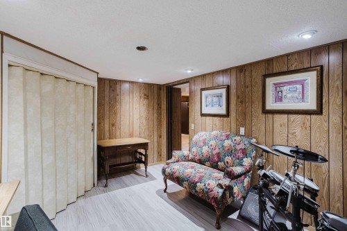 10433 32A Avenue Nw, Edmonton, AB - Indoor Photo Showing Other Room