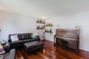 10433 32A Avenue Nw, Edmonton, AB  - Indoor Photo Showing Living Room 
