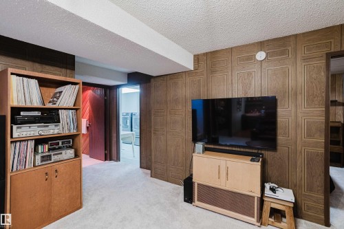 10433 32A Avenue Nw, Edmonton, AB - Indoor