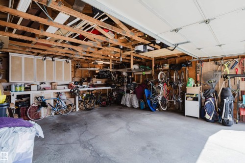 10433 32A Avenue Nw, Edmonton, AB - Indoor Photo Showing Garage