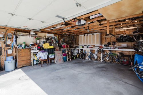 10433 32A Avenue Nw, Edmonton, AB - Indoor Photo Showing Garage