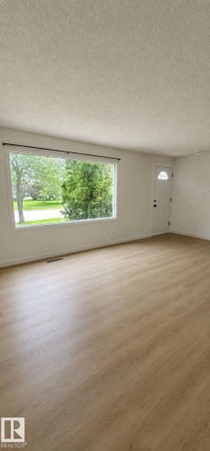 10942 161 Street Nw, Edmonton, AB - Indoor