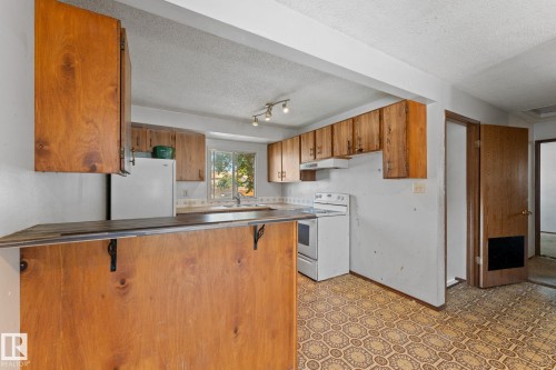 4912 11A Avenue Nw, Edmonton, AB 
