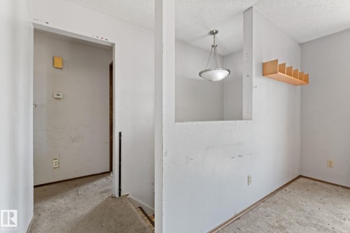 4912 11A Avenue Nw, Edmonton, AB 