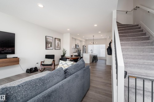 516 37 Street Sw, Edmonton, AB - Indoor