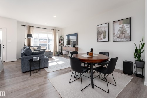 516 37 Street Sw, Edmonton, AB - Indoor
