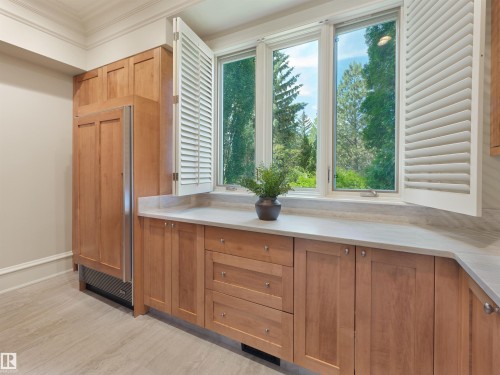 237 Wilson Lane Nw, Edmonton, AB - Indoor