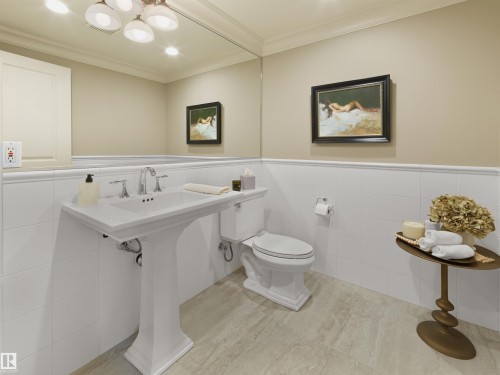 237 Wilson Lane Nw, Edmonton, AB - Indoor Photo Showing Bathroom
