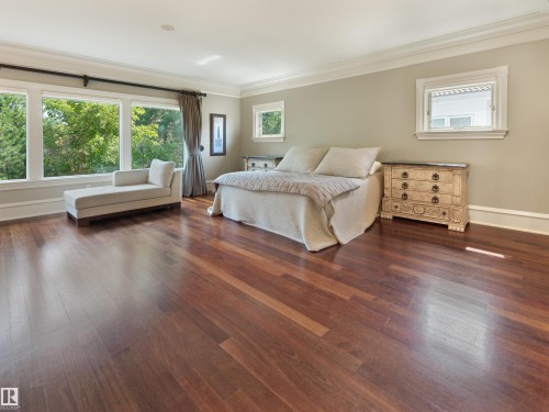 237 Wilson Lane Nw, Edmonton, AB - Indoor Photo Showing Bedroom