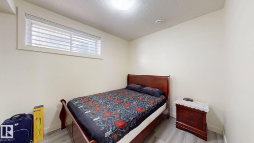 Bedroom - 335 62 Street Sw, Edmonton, AB - Indoor Photo Showing Bedroom