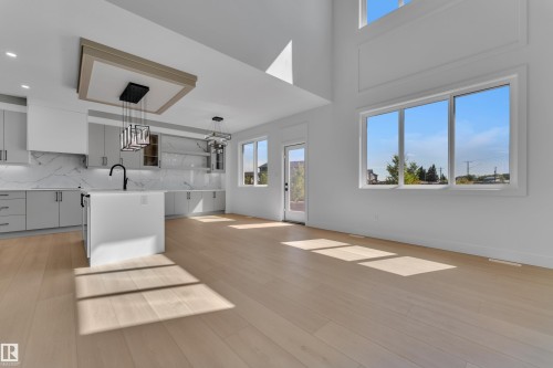 207 Linden Loop, Leduc, AB - Indoor Photo Showing Kitchen