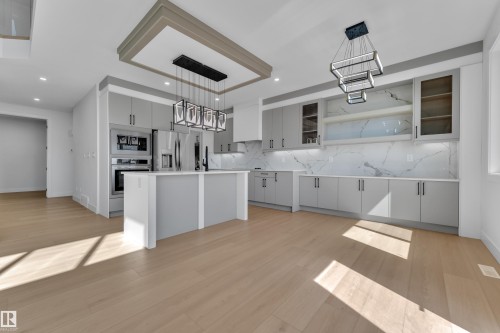 207 Linden Loop, Leduc, AB - Indoor Photo Showing Kitchen