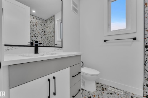 207 Linden Loop, Leduc, AB - Indoor Photo Showing Bathroom