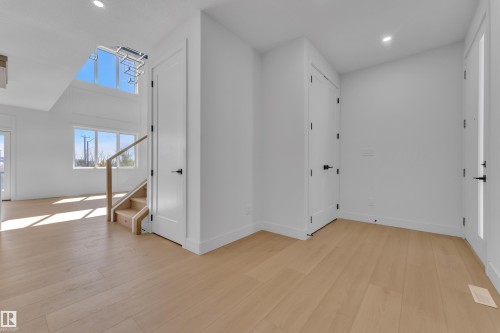 207 Linden Loop, Leduc, AB - Indoor Photo Showing Other Room