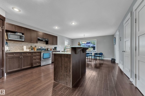 11929 63 Street Nw, Edmonton, AB - Indoor Photo Showing Kitchen