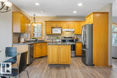 7 Eagle Point(E), St. Albert, AB - Indoor Photo Showing Kitchen