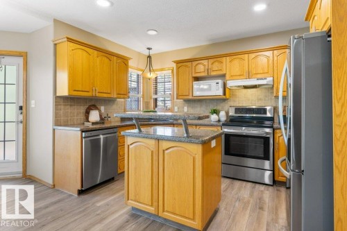 7 Eagle Point(E), St. Albert, AB - Indoor Photo Showing Kitchen