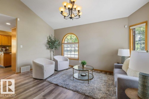 7 Eagle Point(E), St. Albert, AB - Indoor Photo Showing Living Room
