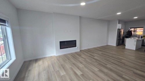 336 Munn Way, Leduc, AB - Indoor Photo Showing Living Room