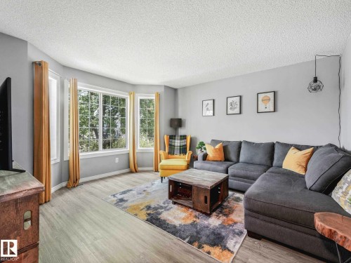 15052 133 Street, Edmonton, AB - Indoor Photo Showing Living Room