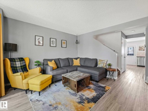 15052 133 Street, Edmonton, AB - Indoor Photo Showing Living Room