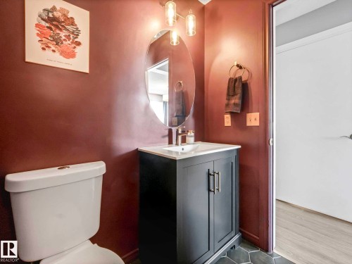 15052 133 Street, Edmonton, AB - Indoor Photo Showing Bathroom