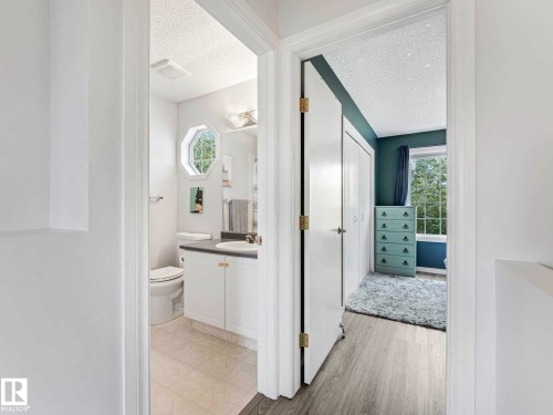 15052 133 Street, Edmonton, AB - Indoor Photo Showing Bathroom