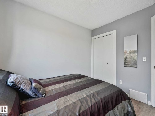 15052 133 Street, Edmonton, AB - Indoor Photo Showing Bedroom