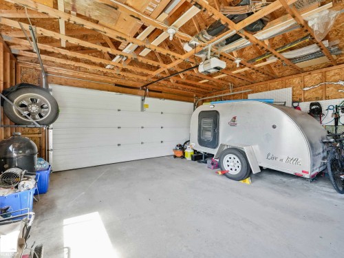15052 133 Street, Edmonton, AB - Indoor Photo Showing Garage
