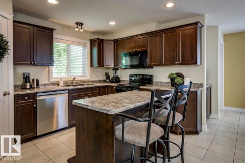 11522 93 Street Nw, Edmonton, AB - Indoor Photo Showing Kitchen