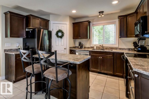 11522 93 Street Nw, Edmonton, AB - Indoor Photo Showing Kitchen