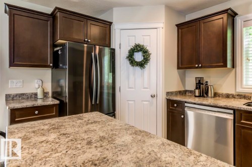 11522 93 Street Nw, Edmonton, AB - Indoor Photo Showing Kitchen