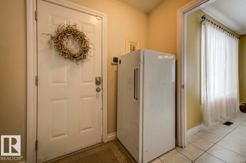 11522 93 Street Nw, Edmonton, AB - Indoor Photo Showing Other Room