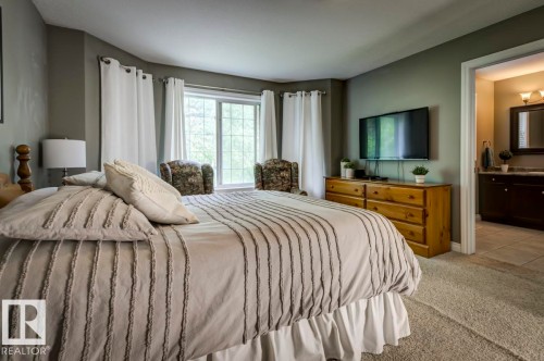 11522 93 Street Nw, Edmonton, AB - Indoor Photo Showing Bedroom