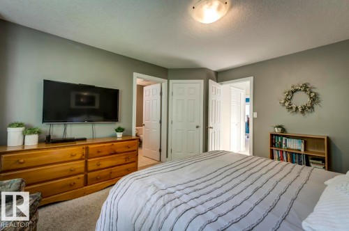 11522 93 Street Nw, Edmonton, AB - Indoor Photo Showing Bedroom