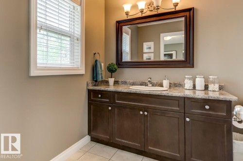 11522 93 Street Nw, Edmonton, AB - Indoor Photo Showing Bathroom