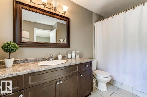 11522 93 Street Nw, Edmonton, AB - Indoor Photo Showing Bathroom