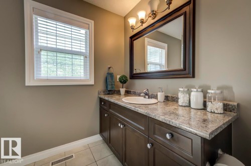 11522 93 Street Nw, Edmonton, AB - Indoor Photo Showing Bathroom