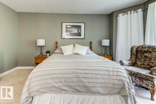 11522 93 Street Nw, Edmonton, AB - Indoor Photo Showing Bedroom