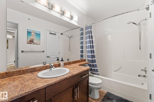 #419 2035 Grantham Co Nw, Edmonton, AB - Indoor Photo Showing Bathroom