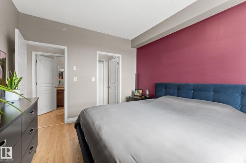 #419 2035 Grantham Co Nw, Edmonton, AB - Indoor Photo Showing Bedroom
