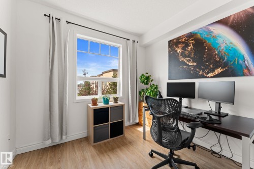 #419 2035 Grantham Co Nw, Edmonton, AB - Indoor Photo Showing Office