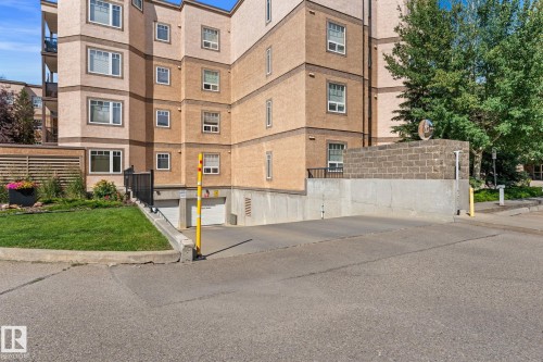 #419 2035 Grantham Co Nw, Edmonton, AB - Outdoor