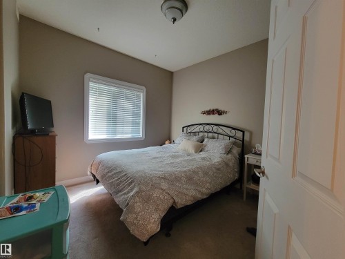 #101 4128 47 St, Drayton Valley, AB - Indoor Photo Showing Bedroom